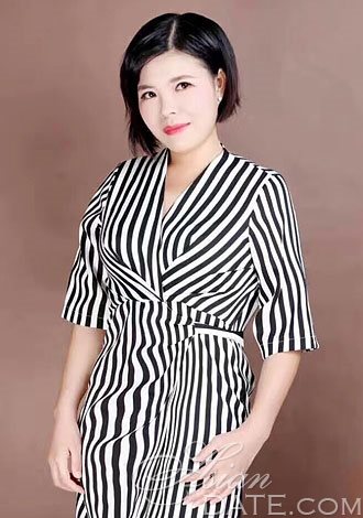 Gorgeous member profiles: Jingjing from Shanghai, blue sapphires Asian member