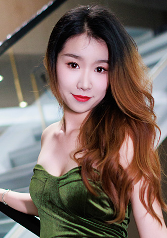 Most gorgeous profiles: beautiful Asian member Xinxin from YunCheng